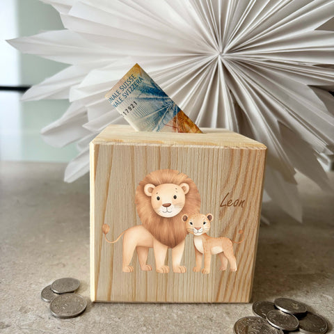 Salvadanaio personalizzato con leone colorato