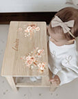 Tabouret coloré personnalisé avec des fleurs séchées