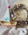 Personalisiertes Holz-Segelschiff „Wal“ & Holz-Floss „Robbe“